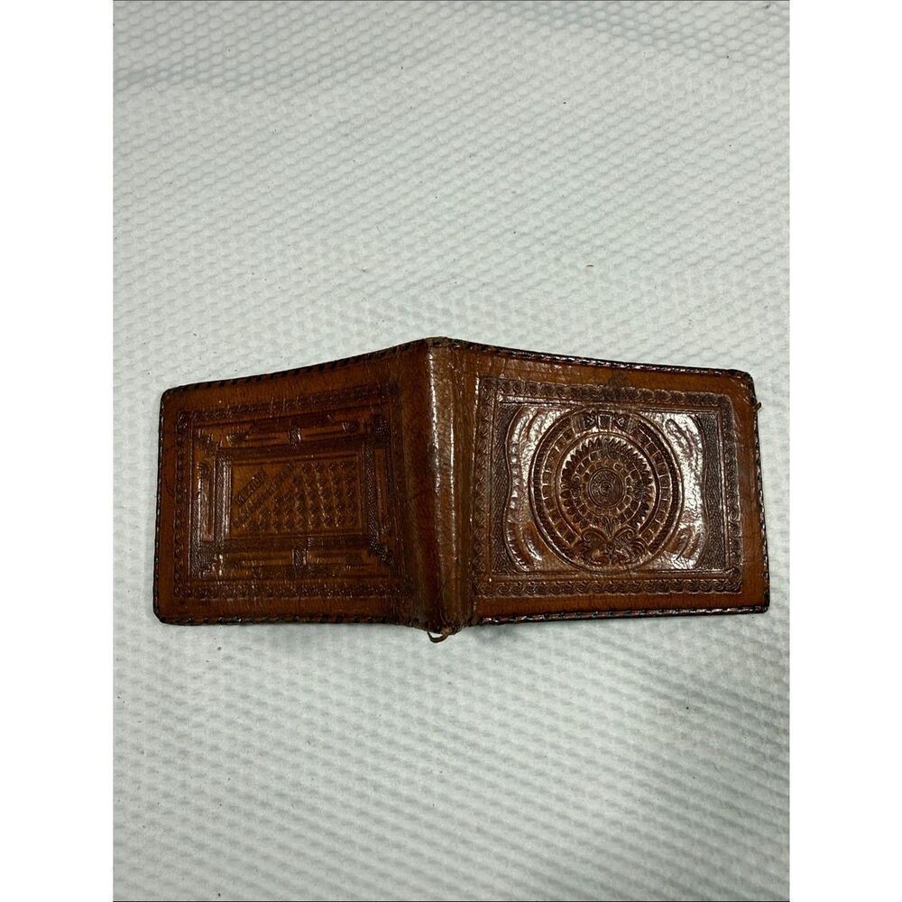 VTG Brown Tooled Leather Men's Bifold Wallet made in Mexico